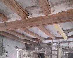 Poutre en bois aérogommée