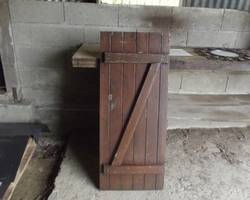 Meuble en bois aérogommé