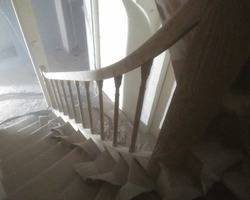 Décapage escalier et rambarde en bois