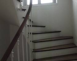 Décapage escalier et rambarde en bois